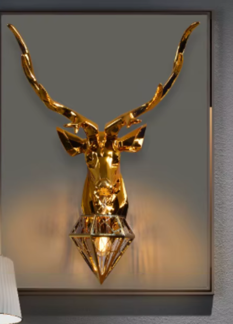 Regal Deerlight – Golden Antler Wall Lamp