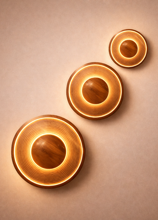 Amberwood Halo – Elegant Wooden Wall Light