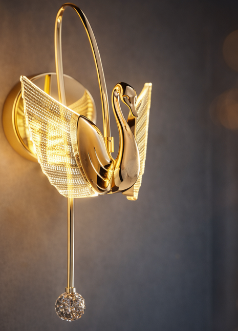 The Royal Swan Sconce