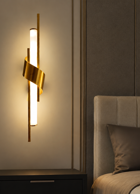 Imperial Twist – Luxury Sculptural Wall Light