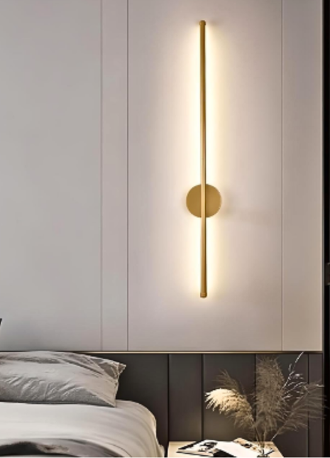 Elara Beam Wall Light – Minimal Vertical LED Wall Lamp in Gold Finish