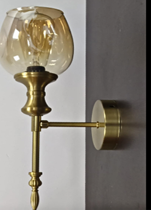 Lustré Amber Wall Lamp – Timeless Brilliance